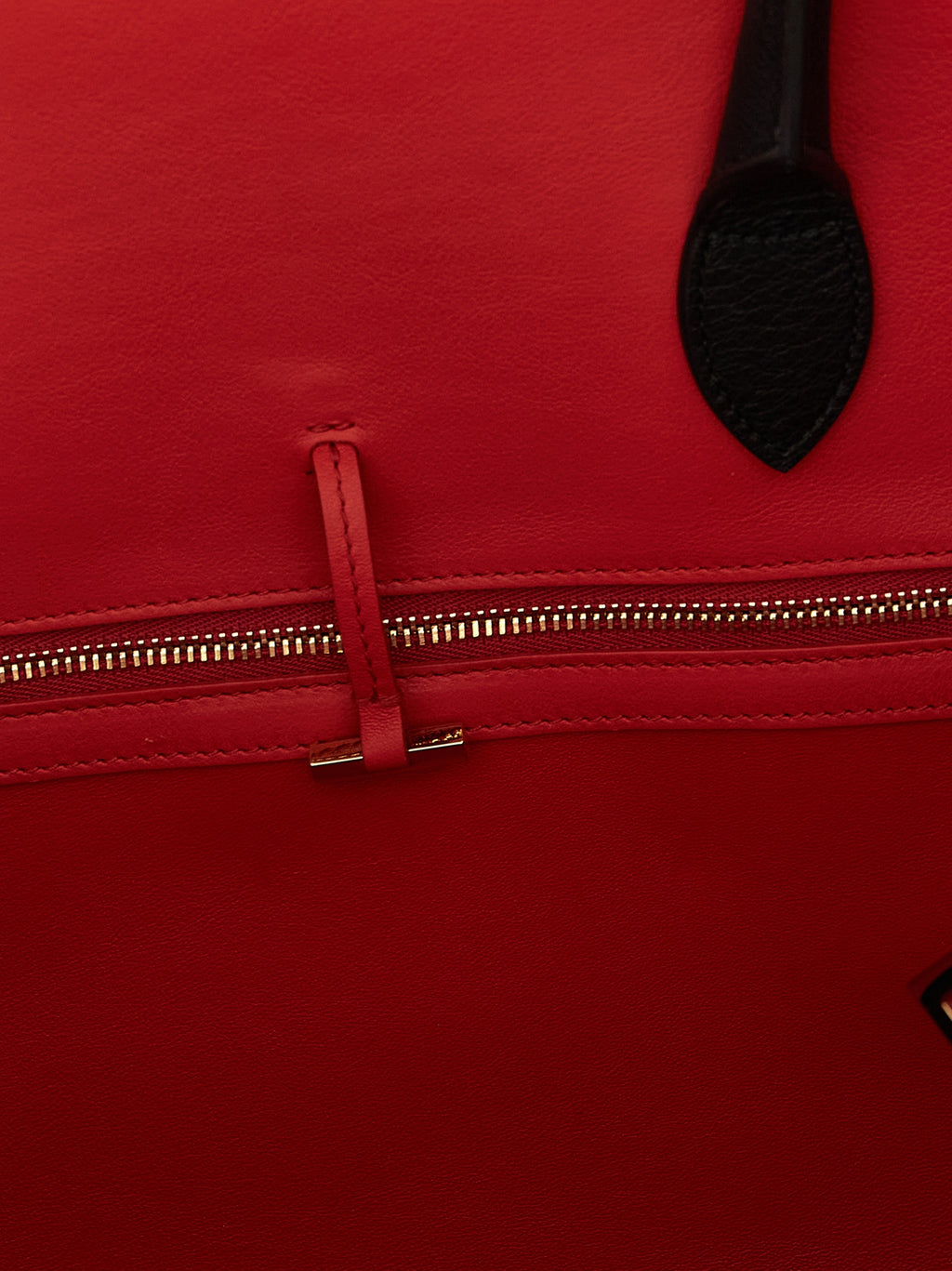 Ferragamo Hug M Handbag Black & Red